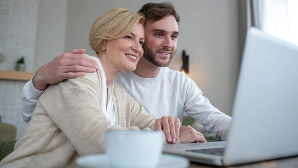 Parents attending the free virtual Miami Magnet Schools Event 2025 to learn about school choice and admissions in Miami-Dade.